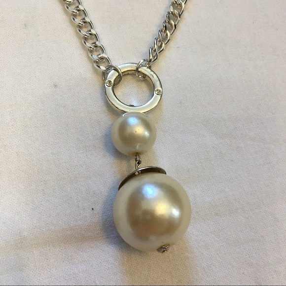 Long Faux Pearl Pendant Statement Necklace - Picture 4 of 5